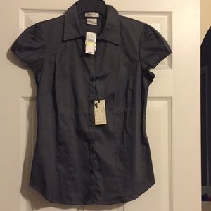 NWT Gray Van Heusen stretch blouse